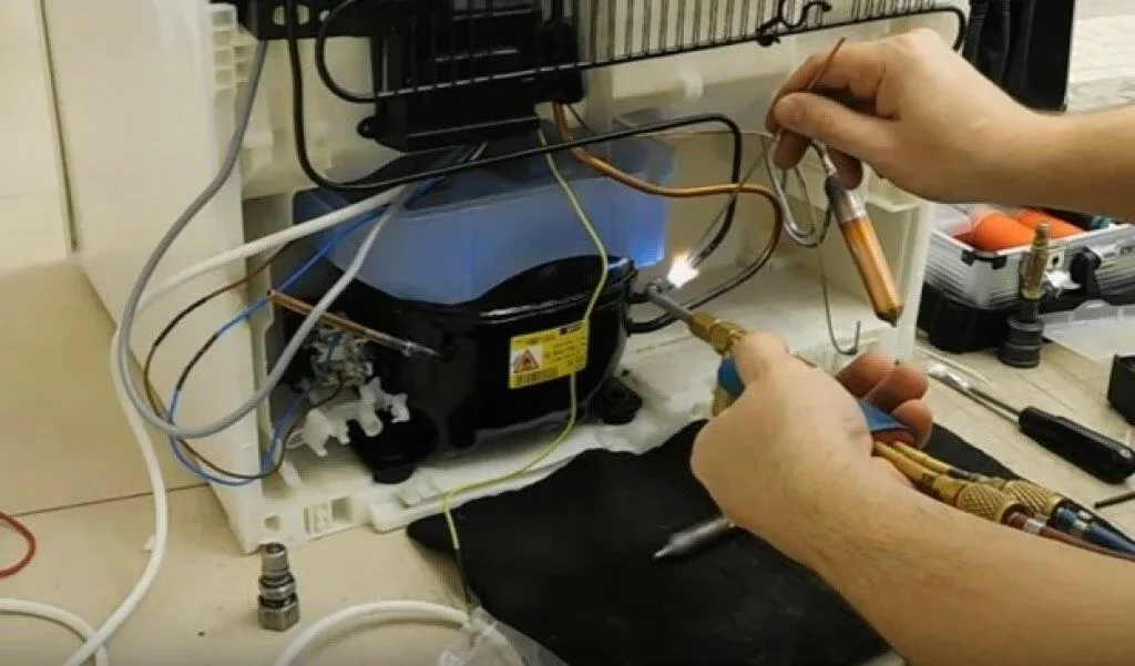 Пайка трубок холодильника на дому в Уфе